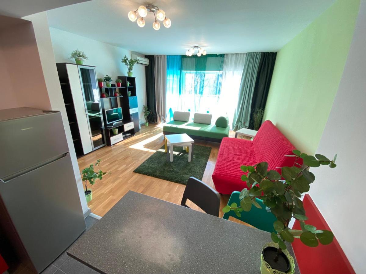 Green Apartment 214 With Private Parking Bukarest Eksteriør billede